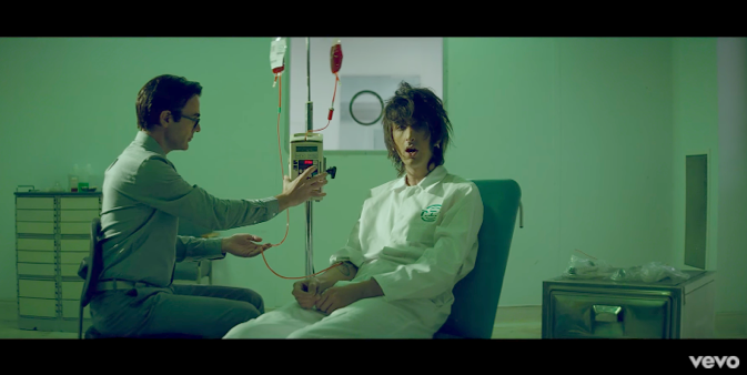 1  The Horrors lanzan un espectacular e inquietante vídeo para 'Something to Remember Me By' 1